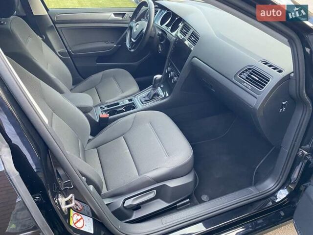 Черный Фольксваген e-Golf, объемом двигателя 0 л и пробегом 49 тыс. км за 15800 $, фото 25 на Automoto.ua