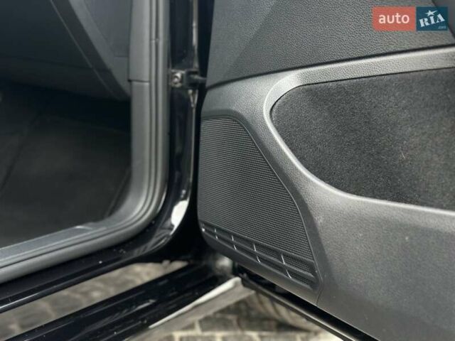 Черный Фольксваген e-Golf, объемом двигателя 0 л и пробегом 64 тыс. км за 16000 $, фото 41 на Automoto.ua