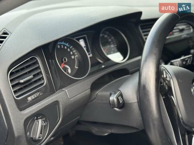 Черный Фольксваген e-Golf, объемом двигателя 0 л и пробегом 64 тыс. км за 16000 $, фото 19 на Automoto.ua