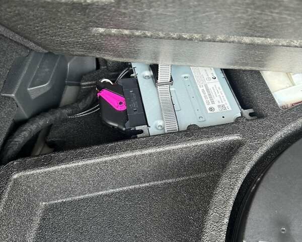 Черный Фольксваген e-Golf, объемом двигателя 0 л и пробегом 80 тыс. км за 13500 $, фото 33 на Automoto.ua