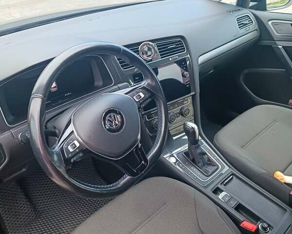 Черный Фольксваген e-Golf, объемом двигателя 0 л и пробегом 80 тыс. км за 16500 $, фото 3 на Automoto.ua