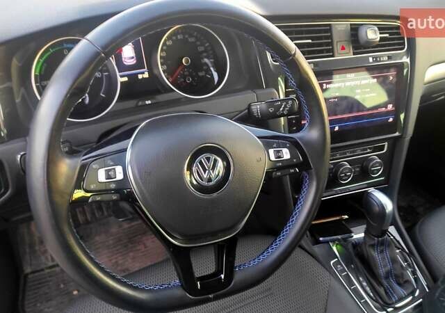 Чорний Фольксваген e-Golf, об'ємом двигуна 0 л та пробігом 55 тис. км за 16300 $, фото 4 на Automoto.ua