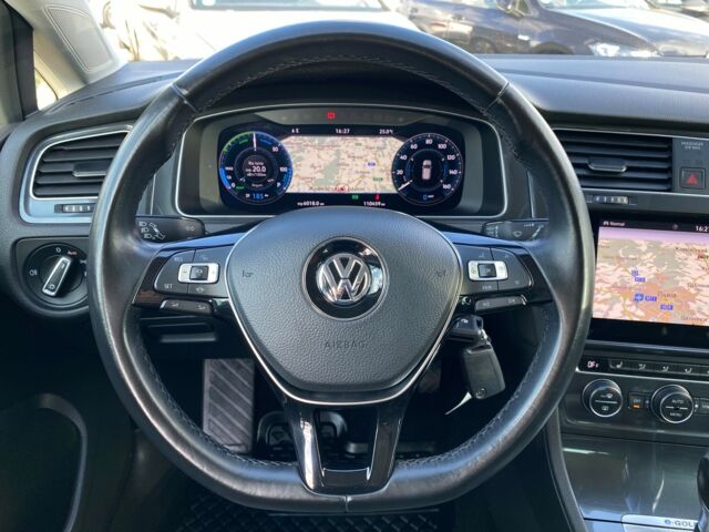 Черный Фольксваген e-Golf, объемом двигателя 0 л и пробегом 110 тыс. км за 15200 $, фото 40 на Automoto.ua
