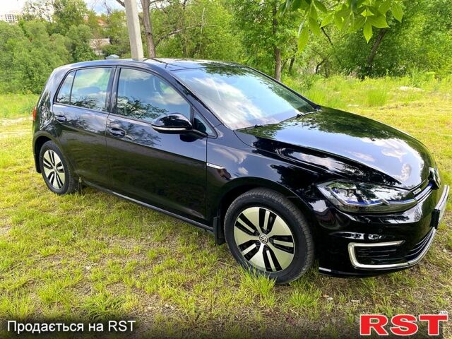 Чорний Фольксваген e-Golf, об'ємом двигуна 0 л та пробігом 62 тис. км за 15200 $, фото 5 на Automoto.ua