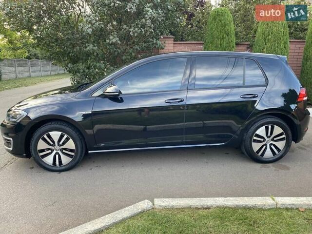 Черный Фольксваген e-Golf, объемом двигателя 0 л и пробегом 49 тыс. км за 15800 $, фото 3 на Automoto.ua