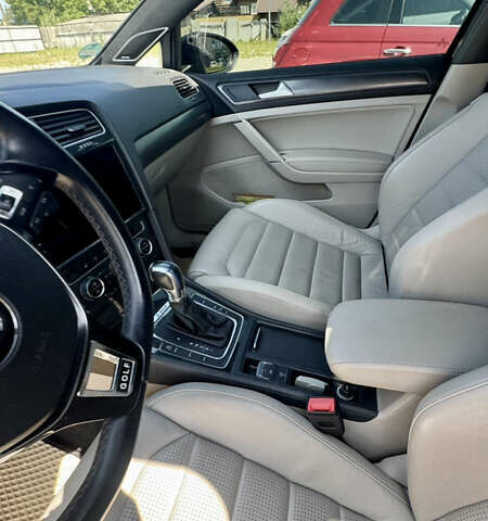 Фиолетовый Фольксваген e-Golf, объемом двигателя 0 л и пробегом 62 тыс. км за 17000 $, фото 11 на Automoto.ua