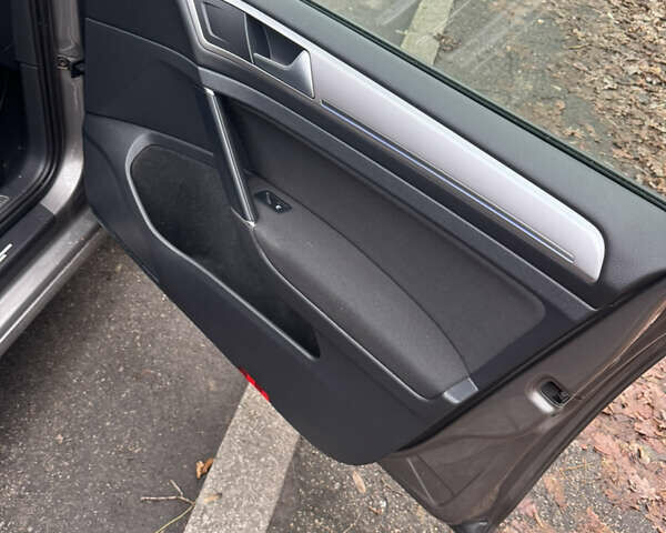 Коричневый Фольксваген e-Golf, объемом двигателя 0 л и пробегом 179 тыс. км за 8500 $, фото 10 на Automoto.ua