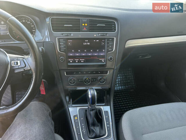 Коричневый Фольксваген e-Golf, объемом двигателя 0 л и пробегом 128 тыс. км за 8499 $, фото 16 на Automoto.ua