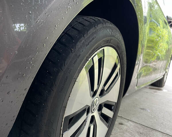 Коричневый Фольксваген e-Golf, объемом двигателя 0 л и пробегом 131 тыс. км за 8599 $, фото 11 на Automoto.ua