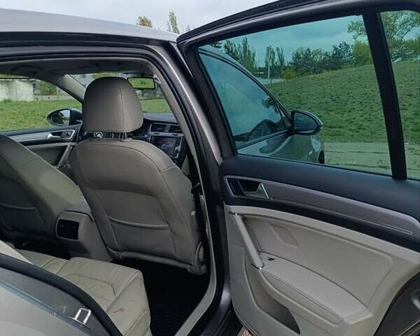 Коричневый Фольксваген e-Golf, объемом двигателя 0 л и пробегом 150 тыс. км за 9700 $, фото 15 на Automoto.ua