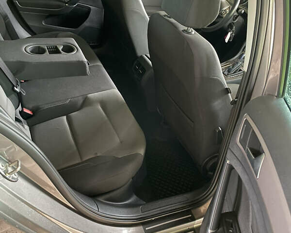 Коричневый Фольксваген e-Golf, объемом двигателя 0 л и пробегом 131 тыс. км за 8599 $, фото 10 на Automoto.ua