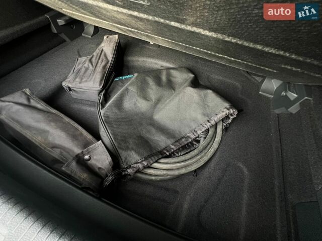 Коричневый Фольксваген e-Golf, объемом двигателя 0 л и пробегом 110 тыс. км за 12499 $, фото 76 на Automoto.ua