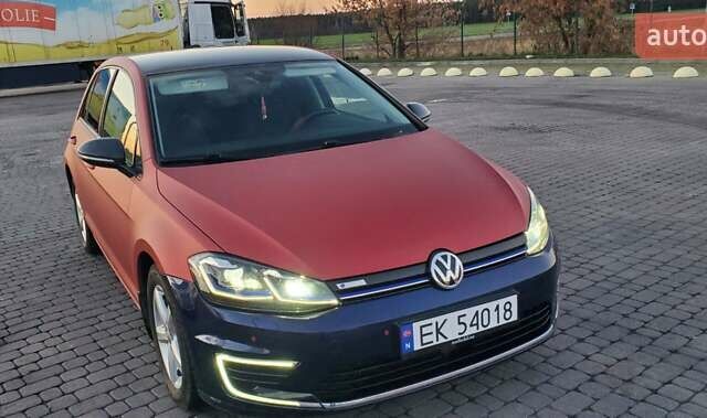 Красный Фольксваген e-Golf, объемом двигателя 0 л и пробегом 160 тыс. км за 11600 $, фото 5 на Automoto.ua