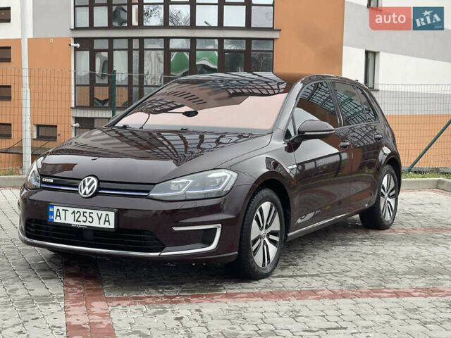 Красный Фольксваген e-Golf, объемом двигателя 0 л и пробегом 125 тыс. км за 13800 $, фото 11 на Automoto.ua