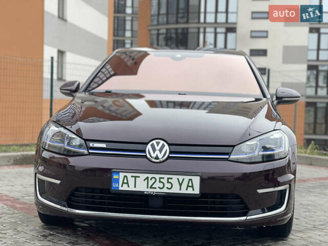 Красный Фольксваген e-Golf, объемом двигателя 0 л и пробегом 125 тыс. км за 13800 $, фото 8 на Automoto.ua