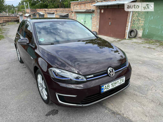 Червоний Фольксваген e-Golf, об'ємом двигуна 0 л та пробігом 88 тис. км за 13900 $, фото 3 на Automoto.ua