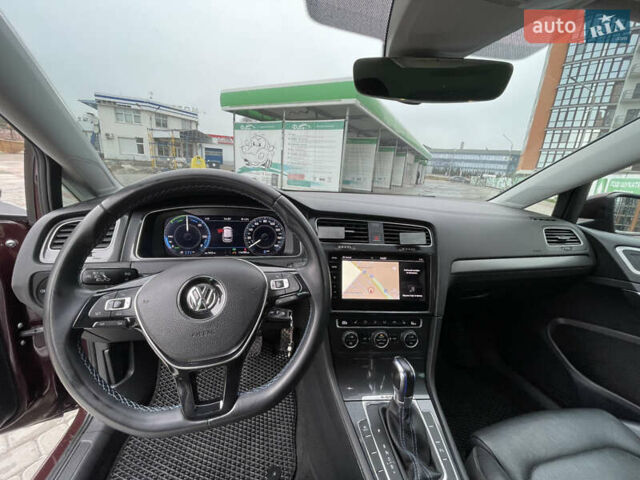 Красный Фольксваген e-Golf, объемом двигателя 0 л и пробегом 125 тыс. км за 13800 $, фото 25 на Automoto.ua