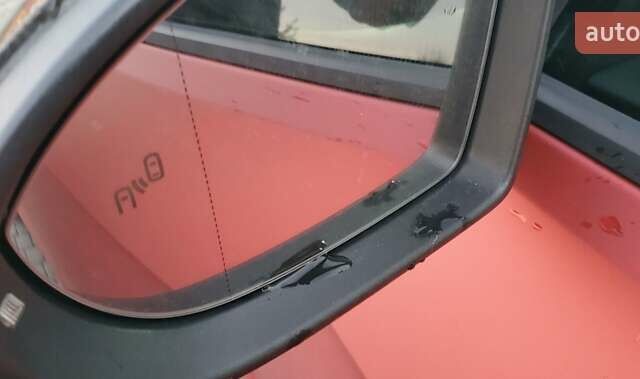 Красный Фольксваген e-Golf, объемом двигателя 0 л и пробегом 160 тыс. км за 11600 $, фото 15 на Automoto.ua