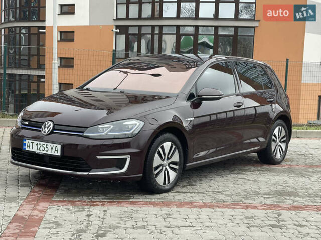 Красный Фольксваген e-Golf, объемом двигателя 0 л и пробегом 125 тыс. км за 13800 $, фото 6 на Automoto.ua