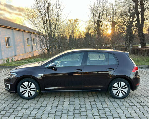Красный Фольксваген e-Golf, объемом двигателя 0 л и пробегом 183 тыс. км за 11300 $, фото 8 на Automoto.ua