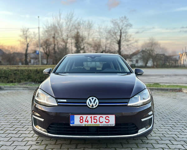 Красный Фольксваген e-Golf, объемом двигателя 0 л и пробегом 183 тыс. км за 11300 $, фото 2 на Automoto.ua