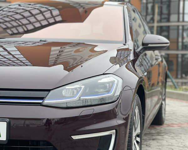 Красный Фольксваген e-Golf, объемом двигателя 0 л и пробегом 125 тыс. км за 13800 $, фото 9 на Automoto.ua