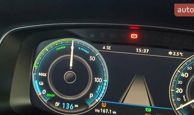 Красный Фольксваген e-Golf, объемом двигателя 0 л и пробегом 160 тыс. км за 11600 $, фото 26 на Automoto.ua