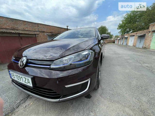 Червоний Фольксваген e-Golf, об'ємом двигуна 0 л та пробігом 88 тис. км за 13900 $, фото 2 на Automoto.ua