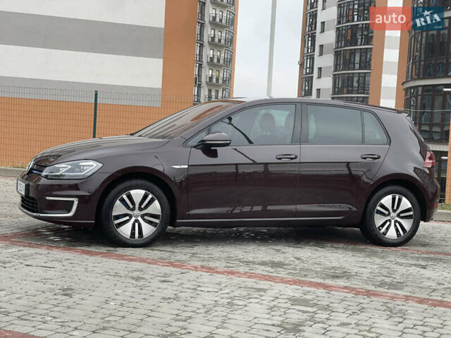Красный Фольксваген e-Golf, объемом двигателя 0 л и пробегом 125 тыс. км за 13800 $, фото 4 на Automoto.ua