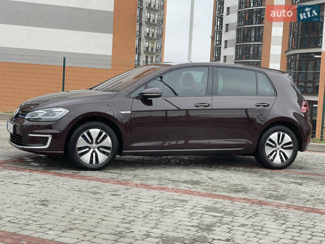 Красный Фольксваген e-Golf, объемом двигателя 0 л и пробегом 125 тыс. км за 13800 $, фото 5 на Automoto.ua