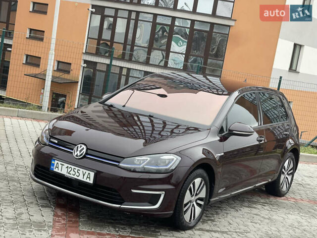 Красный Фольксваген e-Golf, объемом двигателя 0 л и пробегом 125 тыс. км за 13800 $, фото 7 на Automoto.ua
