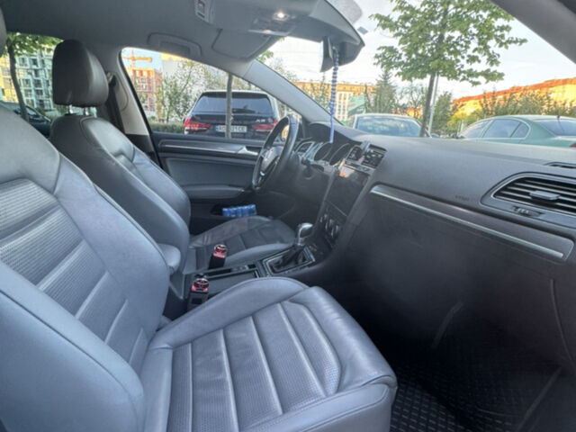 Червоний Фольксваген e-Golf, об'ємом двигуна 0 л та пробігом 119 тис. км за 13500 $, фото 5 на Automoto.ua