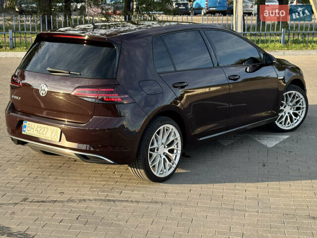 Красный Фольксваген e-Golf, объемом двигателя 0 л и пробегом 70 тыс. км за 18500 $, фото 3 на Automoto.ua