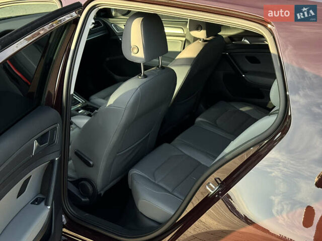 Красный Фольксваген e-Golf, объемом двигателя 0 л и пробегом 70 тыс. км за 18500 $, фото 9 на Automoto.ua