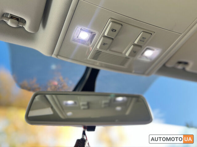 Красный Фольксваген e-Golf, объемом двигателя 36 л и пробегом 89 тыс. км за 14500 $, фото 19 на Automoto.ua