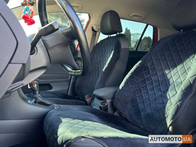 Красный Фольксваген e-Golf, объемом двигателя 36 л и пробегом 89 тыс. км за 14500 $, фото 14 на Automoto.ua