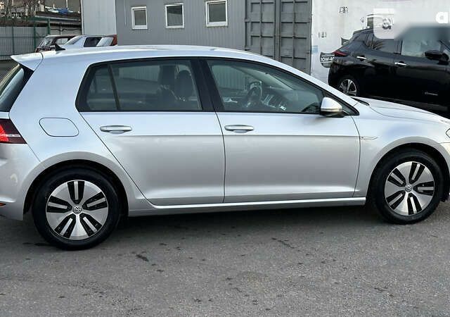 Фольксваген e-Golf, объемом двигателя 0 л и пробегом 99 тыс. км за 12900 $, фото 5 на Automoto.ua