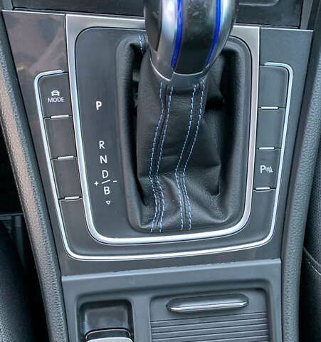 Фольксваген e-Golf, объемом двигателя 0 л и пробегом 92 тыс. км за 19950 $, фото 24 на Automoto.ua