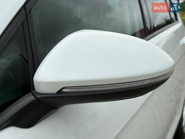 Фольксваген e-Golf, объемом двигателя 0 л и пробегом 130 тыс. км за 8800 $, фото 10 на Automoto.ua