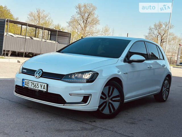 Фольксваген e-Golf, объемом двигателя 0 л и пробегом 135 тыс. км за 10999 $, фото 15 на Automoto.ua