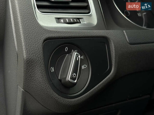 Фольксваген e-Golf, объемом двигателя 0 л и пробегом 130 тыс. км за 8800 $, фото 33 на Automoto.ua