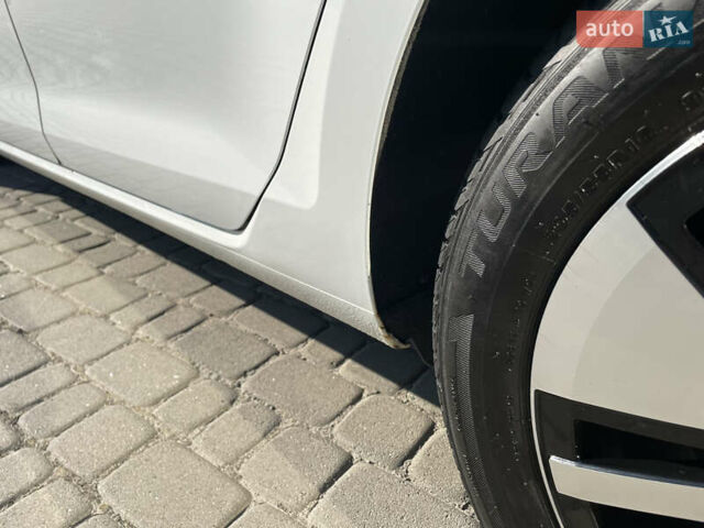 Фольксваген e-Golf, объемом двигателя 0 л и пробегом 110 тыс. км за 10800 $, фото 5 на Automoto.ua