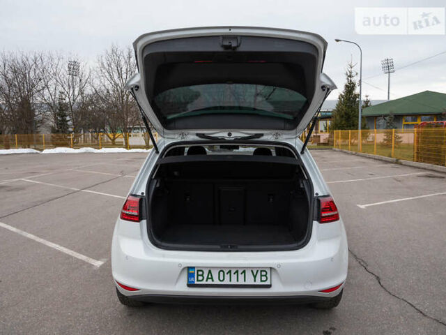 Фольксваген e-Golf, объемом двигателя 0 л и пробегом 110 тыс. км за 10500 $, фото 11 на Automoto.ua