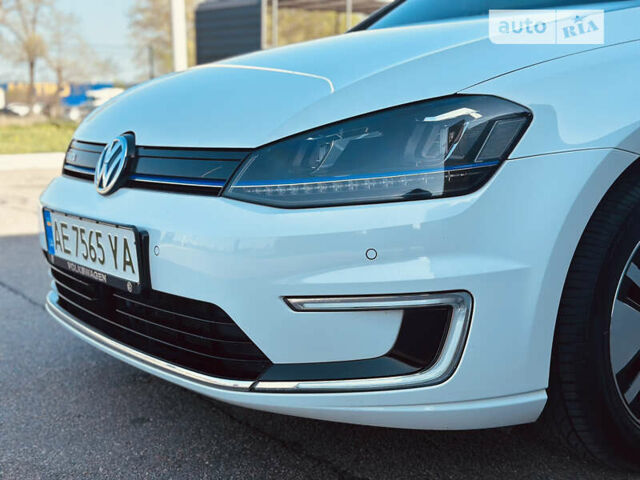 Фольксваген e-Golf, объемом двигателя 0 л и пробегом 135 тыс. км за 10999 $, фото 13 на Automoto.ua