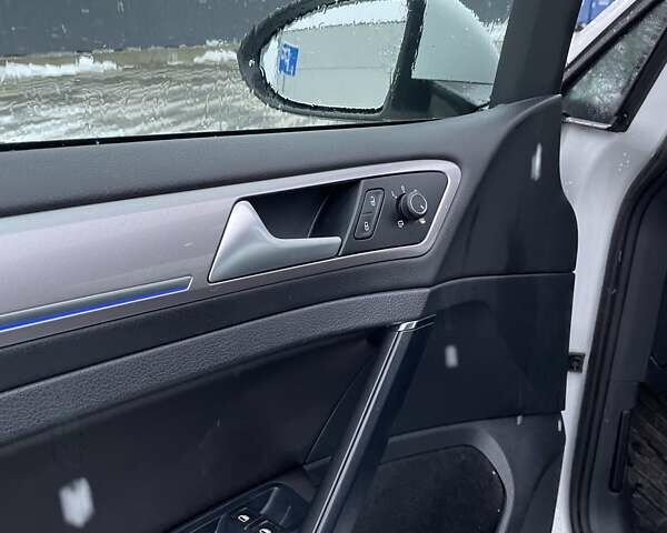 Фольксваген e-Golf, об'ємом двигуна 0 л та пробігом 105 тис. км за 11500 $, фото 13 на Automoto.ua