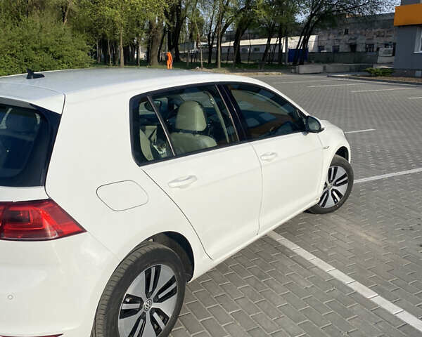 Фольксваген e-Golf, объемом двигателя 0 л и пробегом 230 тыс. км за 10000 $, фото 17 на Automoto.ua
