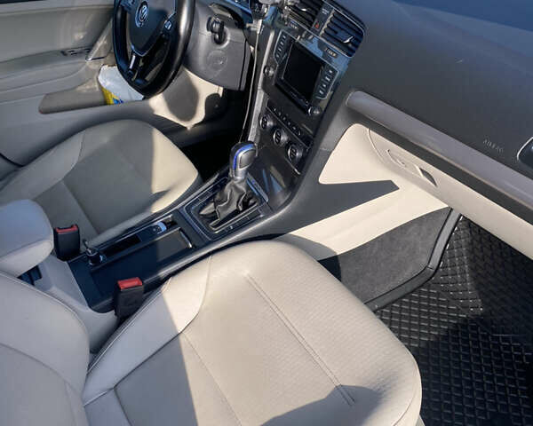 Фольксваген e-Golf, объемом двигателя 0 л и пробегом 230 тыс. км за 10000 $, фото 14 на Automoto.ua