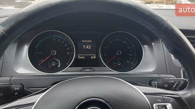 Фольксваген e-Golf, объемом двигателя 0 л и пробегом 126 тыс. км за 7600 $, фото 7 на Automoto.ua