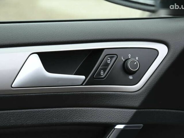 Фольксваген e-Golf, объемом двигателя 0 л и пробегом 112 тыс. км за 9999 $, фото 14 на Automoto.ua