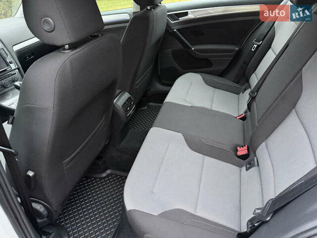 Фольксваген e-Golf, объемом двигателя 0 л и пробегом 110 тыс. км за 8990 $, фото 60 на Automoto.ua